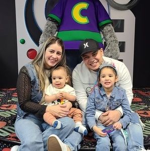 Meet your Posher, Laura